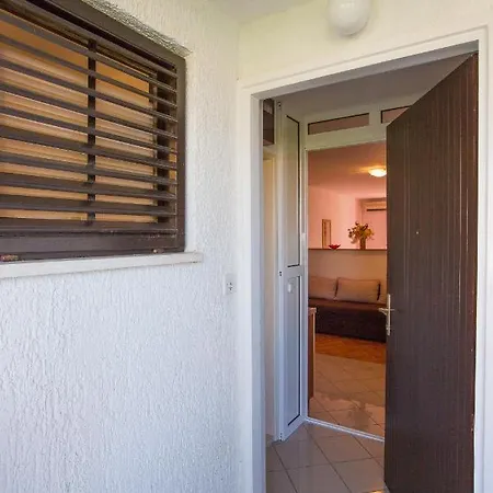 Apartman Lina